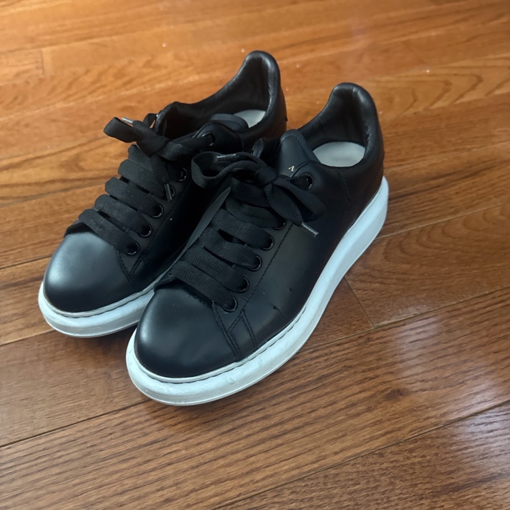 Alexander McQueen Black and White Sneakers sz40